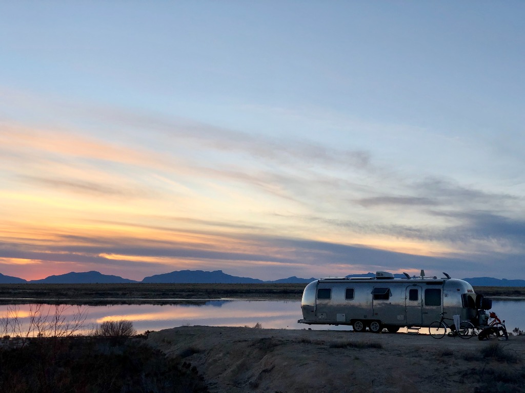 Airstream Excella 500 at Gulf Coast beachside campsite